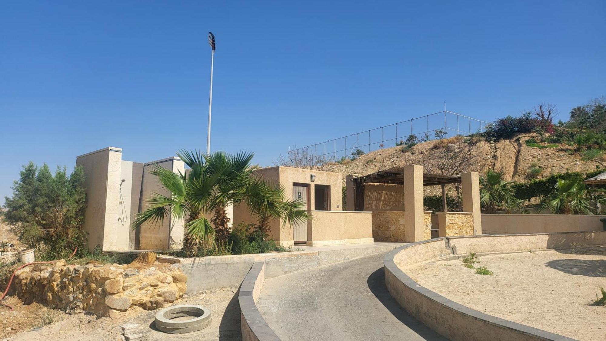 Comfy Stays at DeadSea Samarah Resort Sweimeh Bagian luar foto